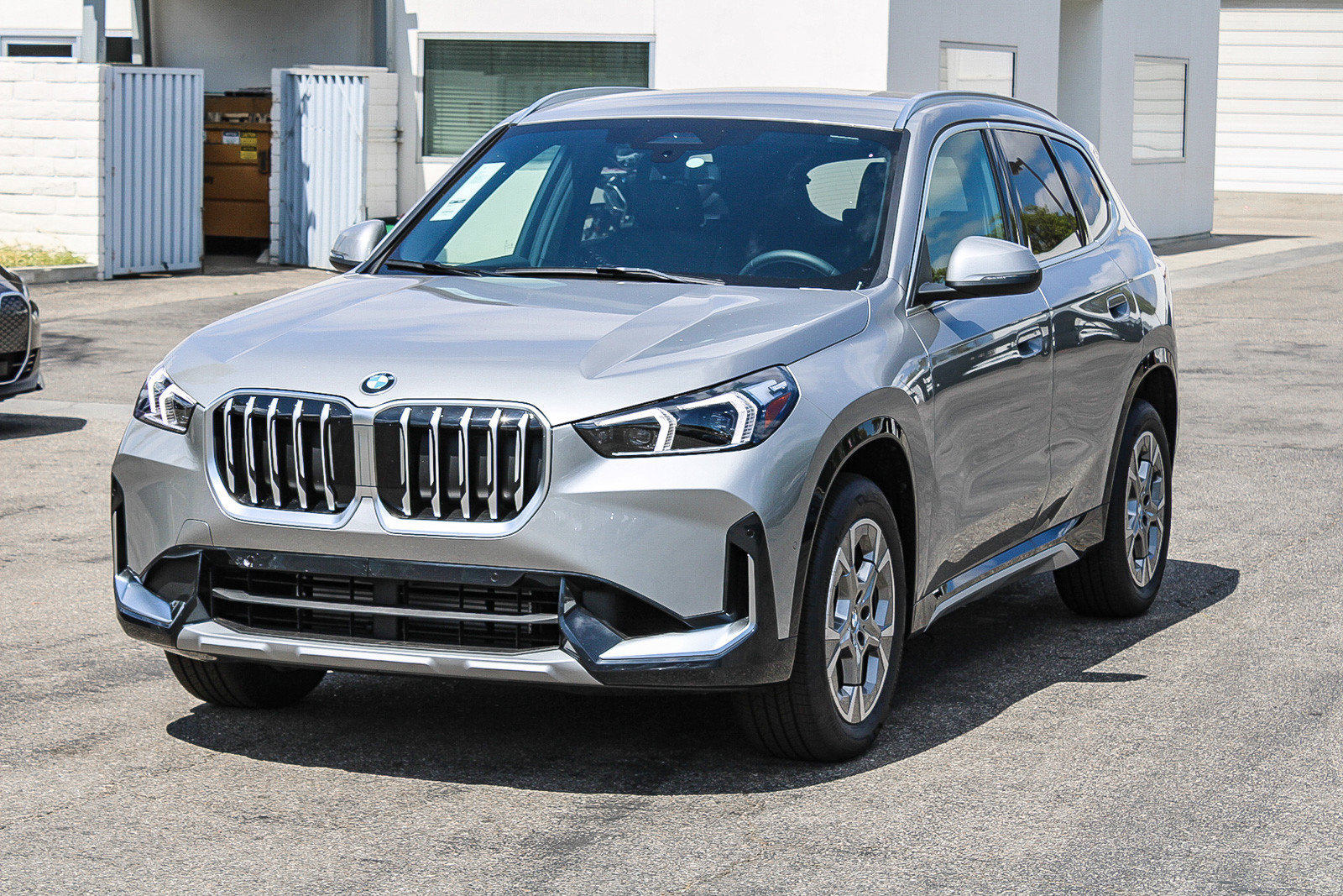 New 2026 BMW X1 xDrive28i AWD/4WD image 3