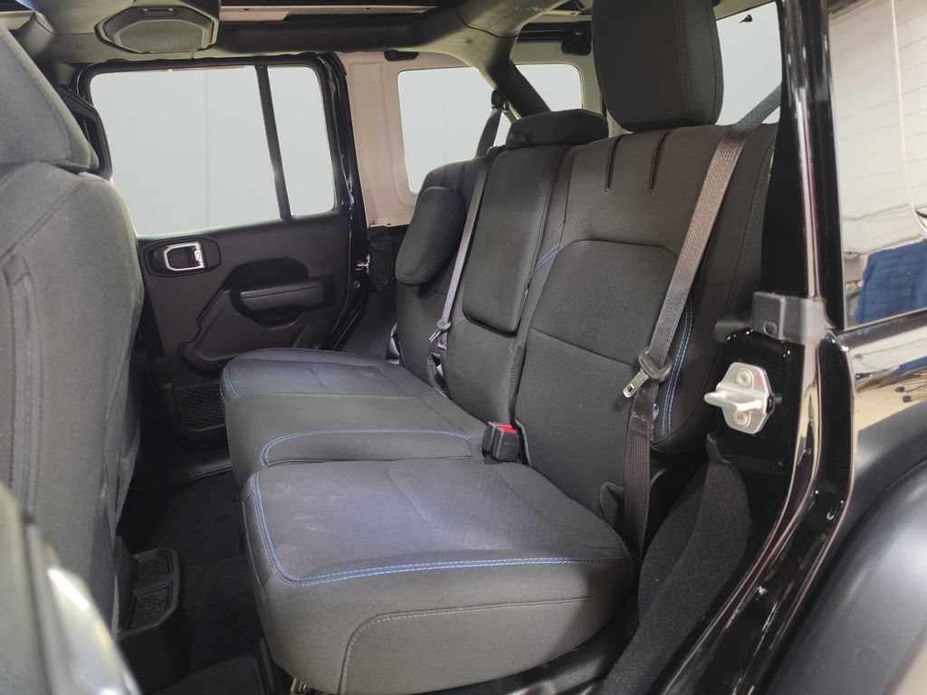 Used 2023 Jeep Wrangler Unlimited Rubicon 4xe w/ Cold Weather Group AWD/4WD image 15