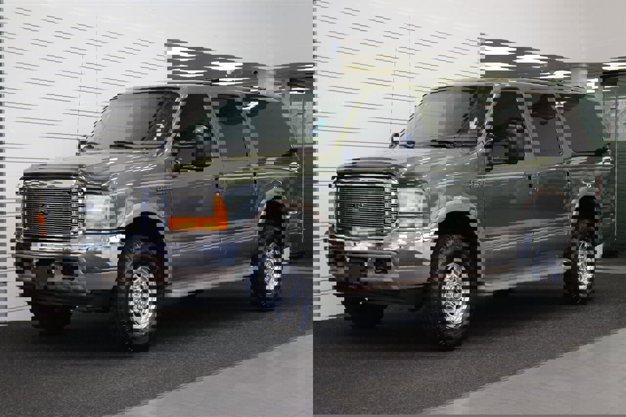 Used 2001 Ford Excursion Limited image 3