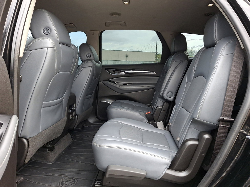 Used 2019 Buick Enclave Essence FWD image 18