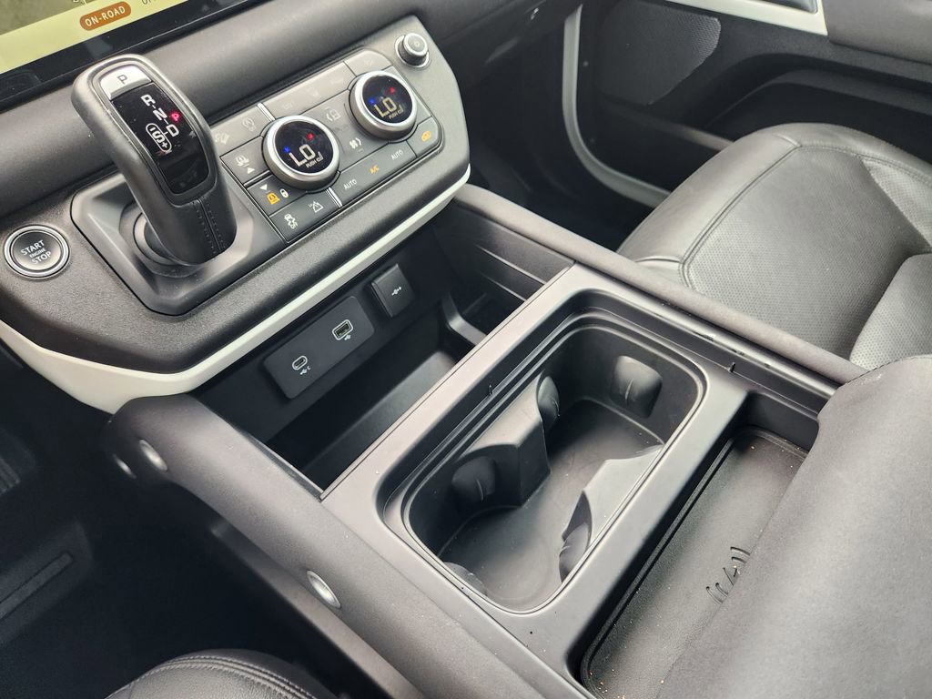 Used 2023 Land Rover Defender 110 S image 23