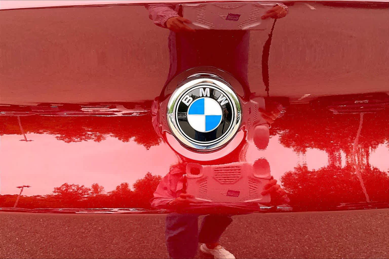 Certified 2025 BMW X4 xDrive30i AWD/4WD image 9