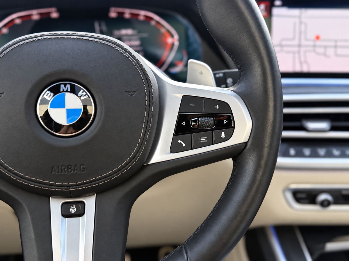 Used 2022 BMW X7 xDrive40i w/ M Sport Package AWD/4WD image 25