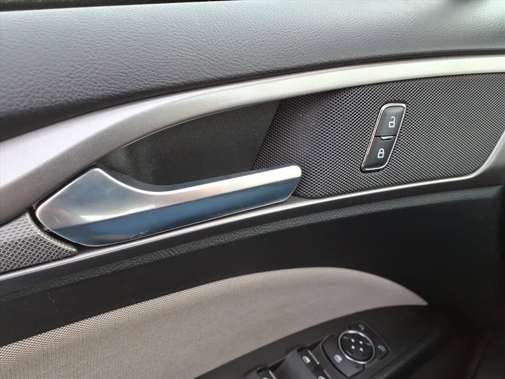 Certified 2018 Ford Fusion S image 15