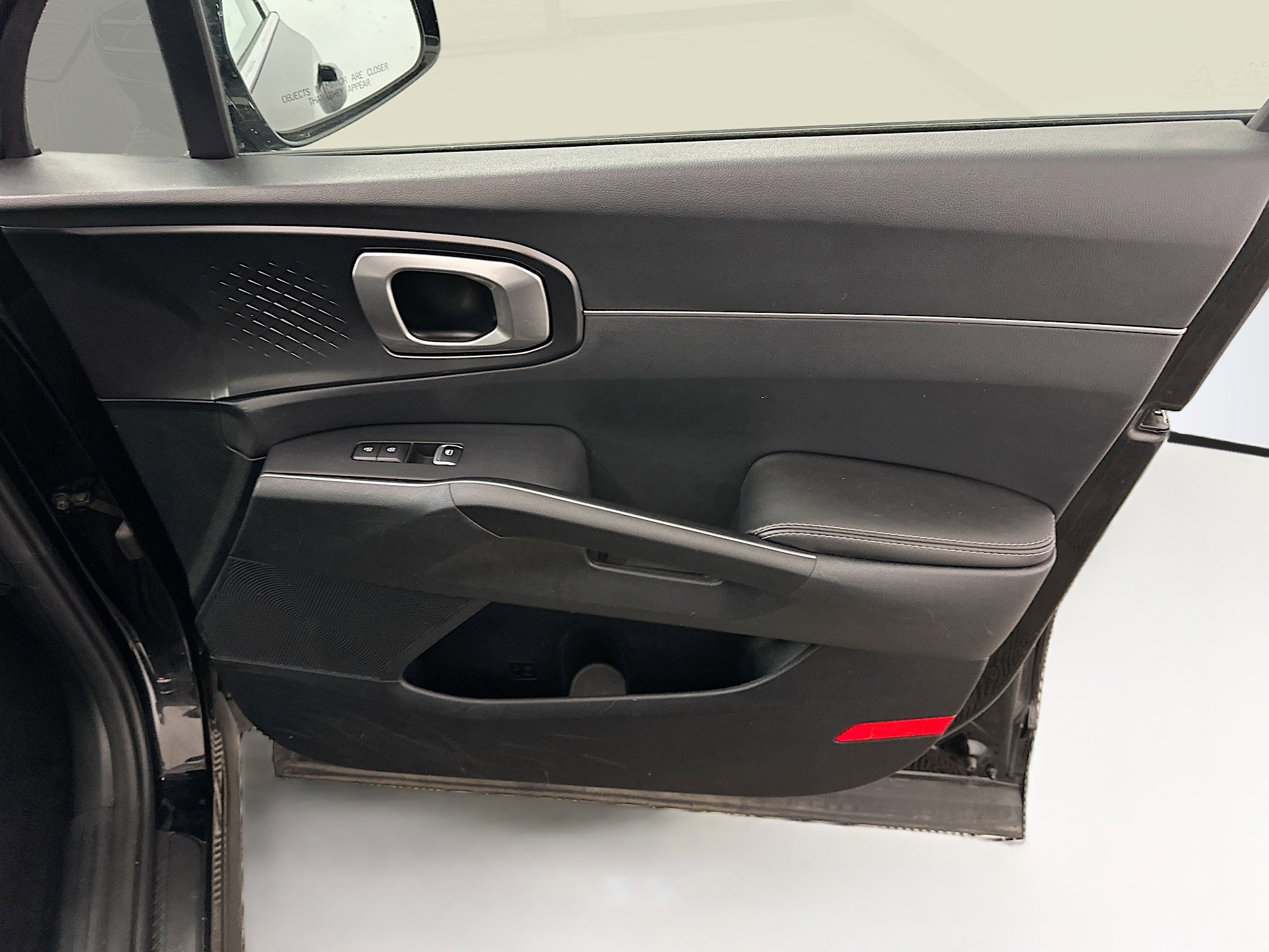 Used 2024 Kia Sorento S image 32