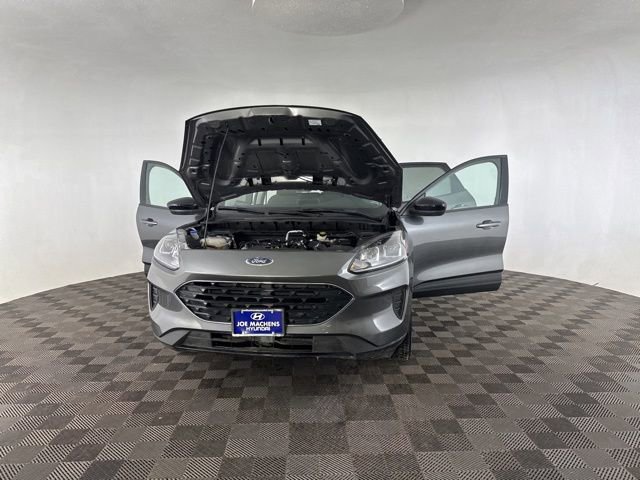 Used 2022 Ford Escape SE w/ SE Sport Appearance Package image 13
