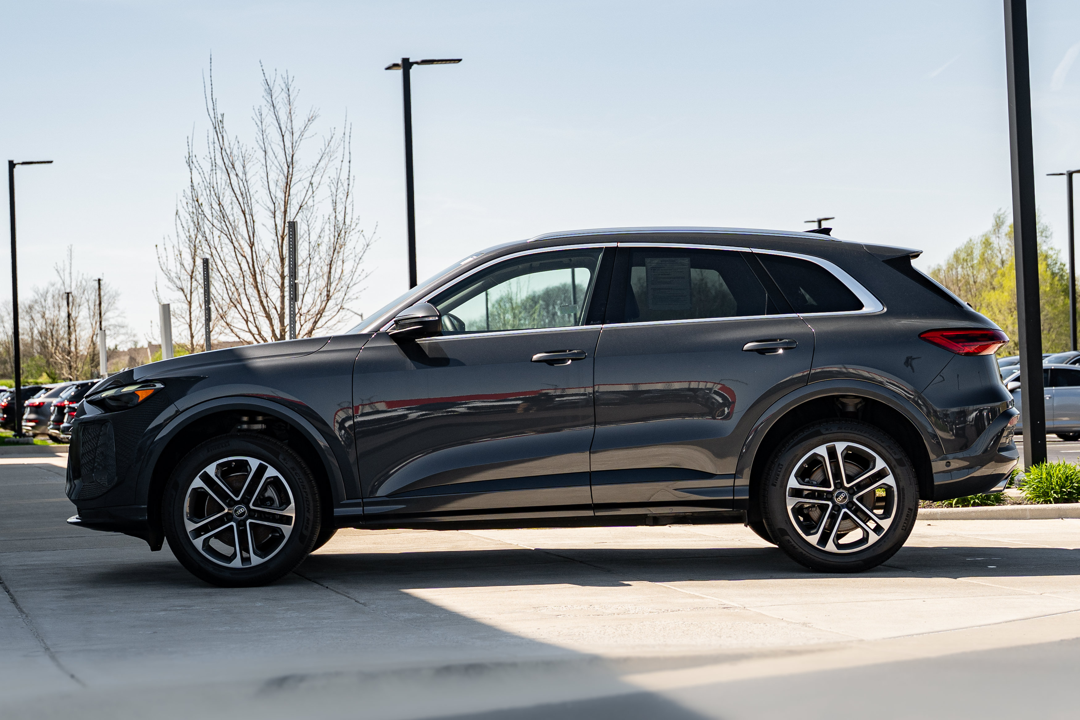 Certified 2025 Audi Q5 Premium w/ Convenience Package AWD/4WD image 6