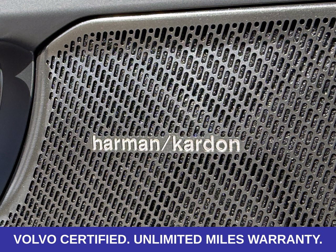 Certified 2024 Volvo XC40 B5 Ultimate w/ Protection Package Premier AWD/4WD image 34