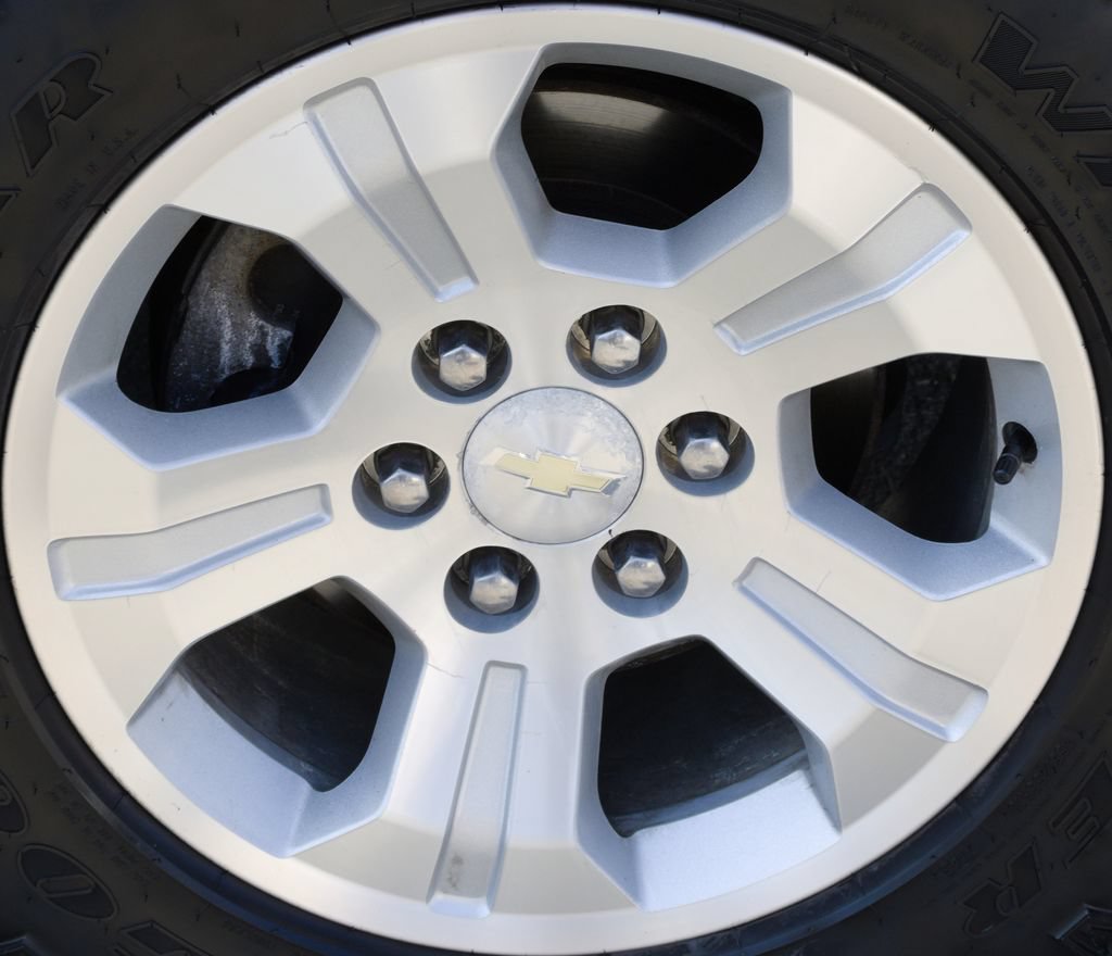 Used 2018 Chevrolet Silverado 1500 LT w/ All Star Edition AWD/4WD image 36