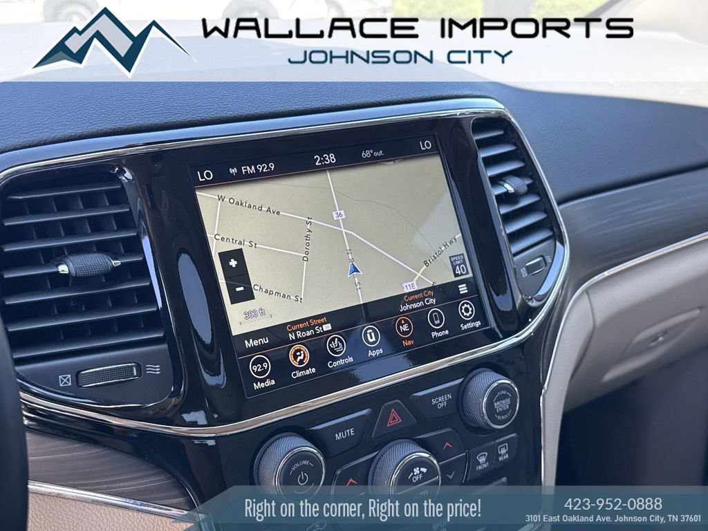 Used 2021 Jeep Grand Cherokee Limited AWD/4WD image 25