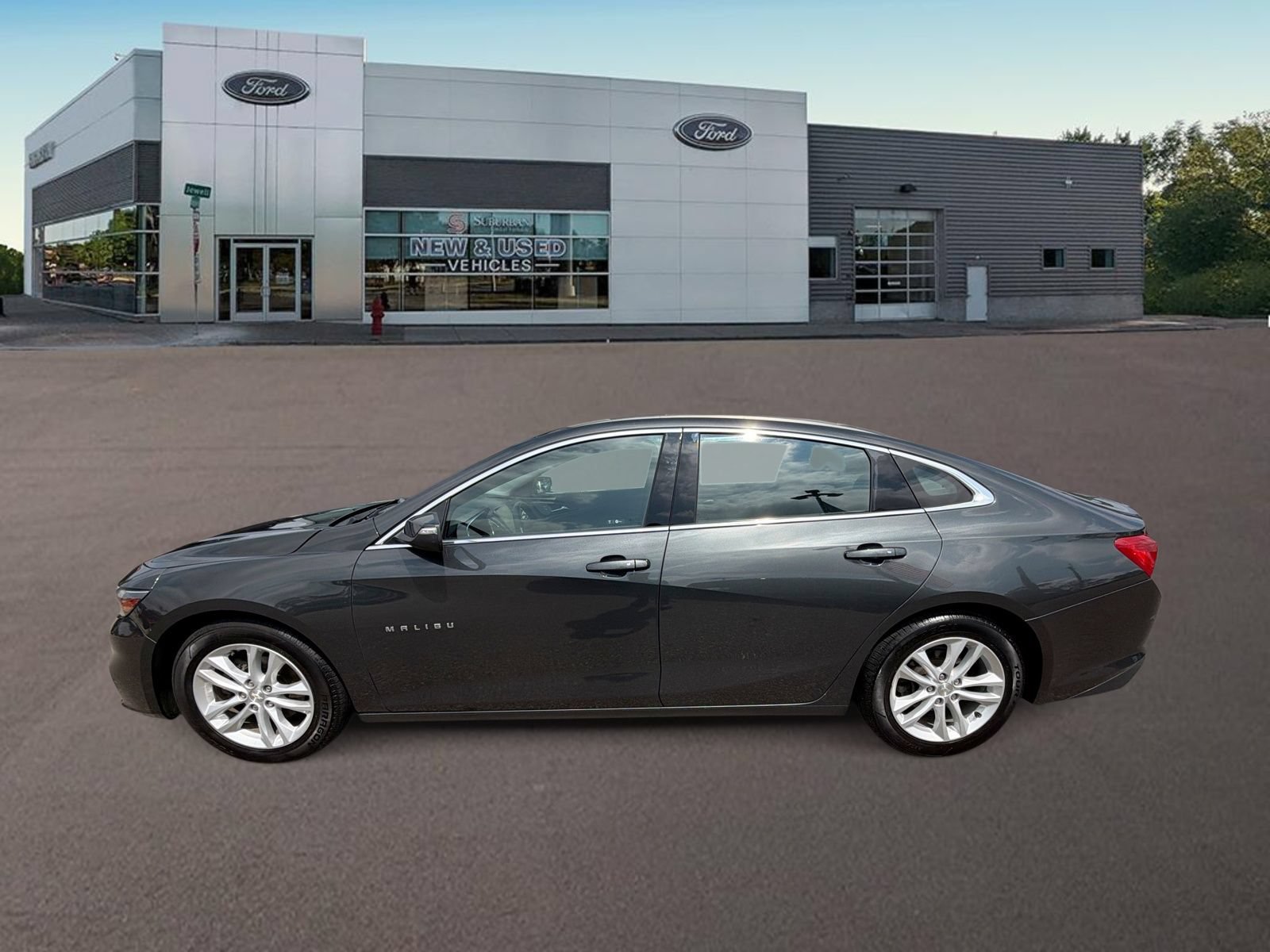 Used 2017 Chevrolet Malibu LT w/ Leather Package FWD image 6