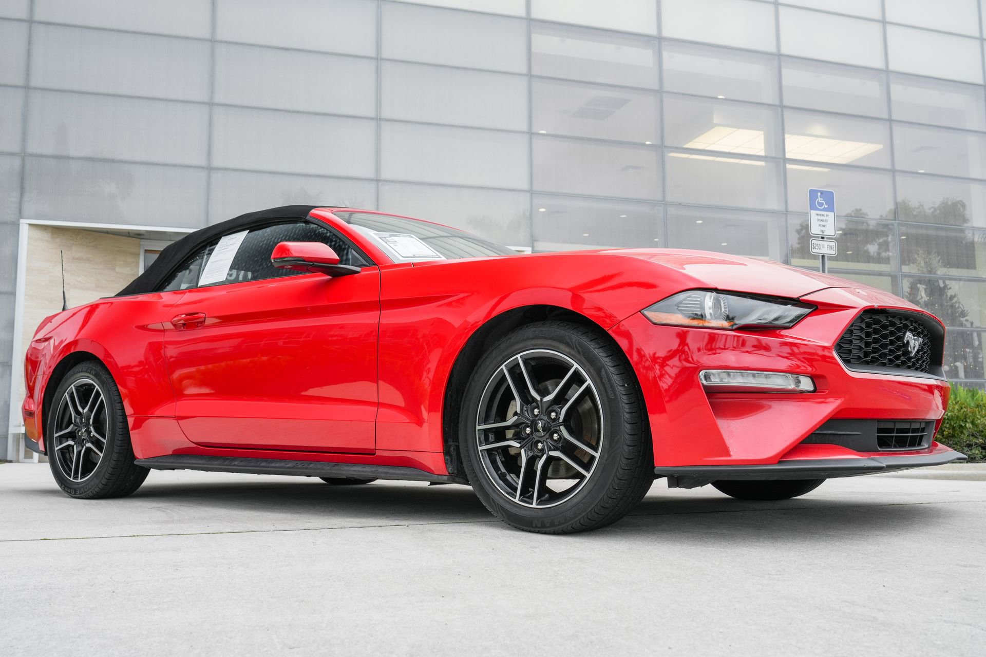 Used 2020 Ford Mustang Premium image 3