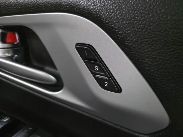 Used 2024 Chrysler Pacifica Limited image 33