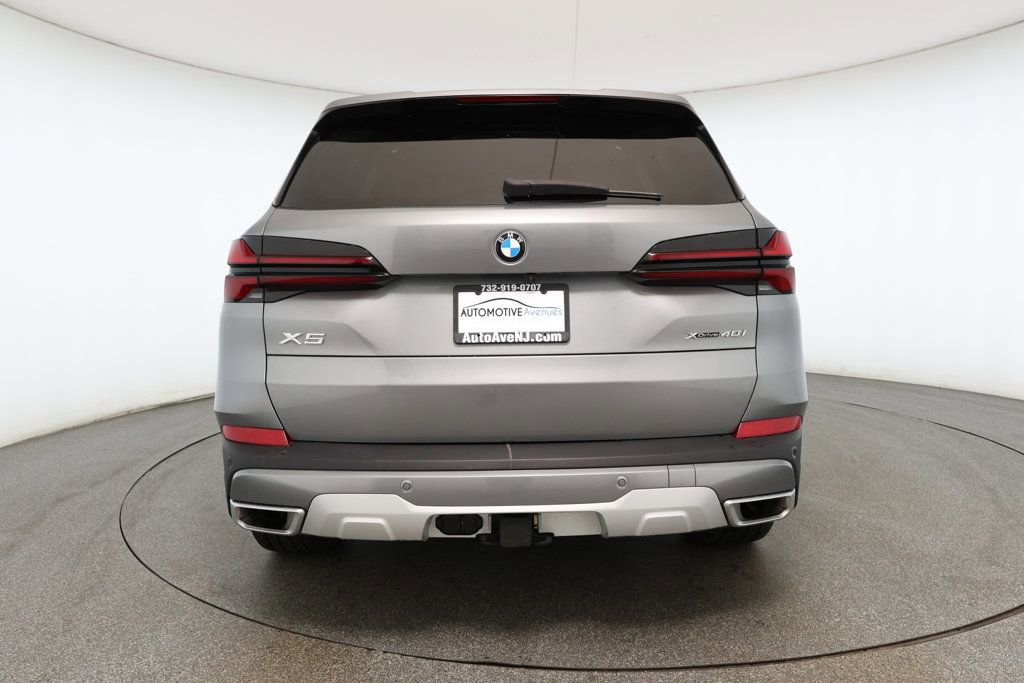 Used 2024 BMW X5 xDrive40i w/ Climate Comfort Package image 5