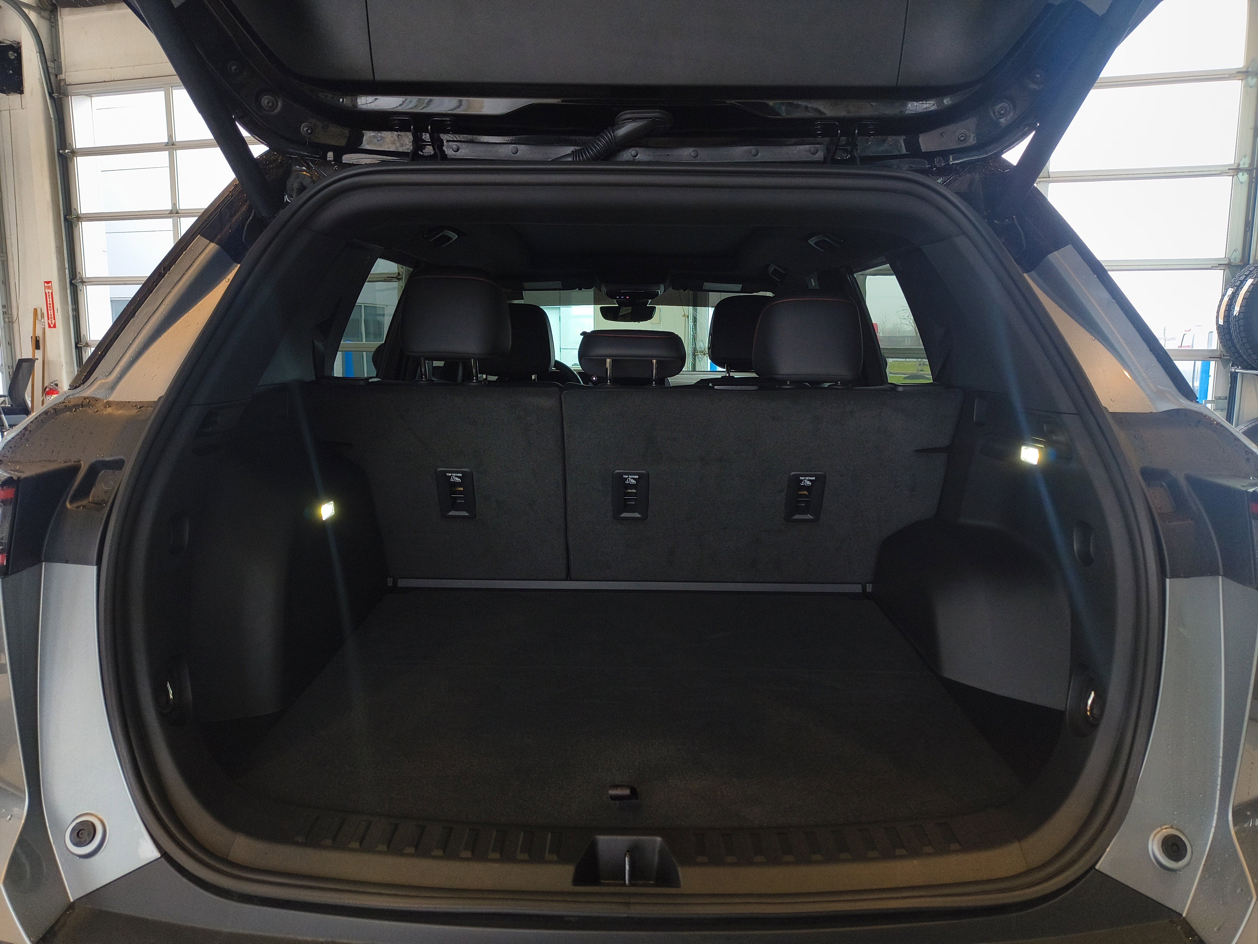 Used 2025 Chevrolet Equinox RS w/ Safety and Technology Package image 7