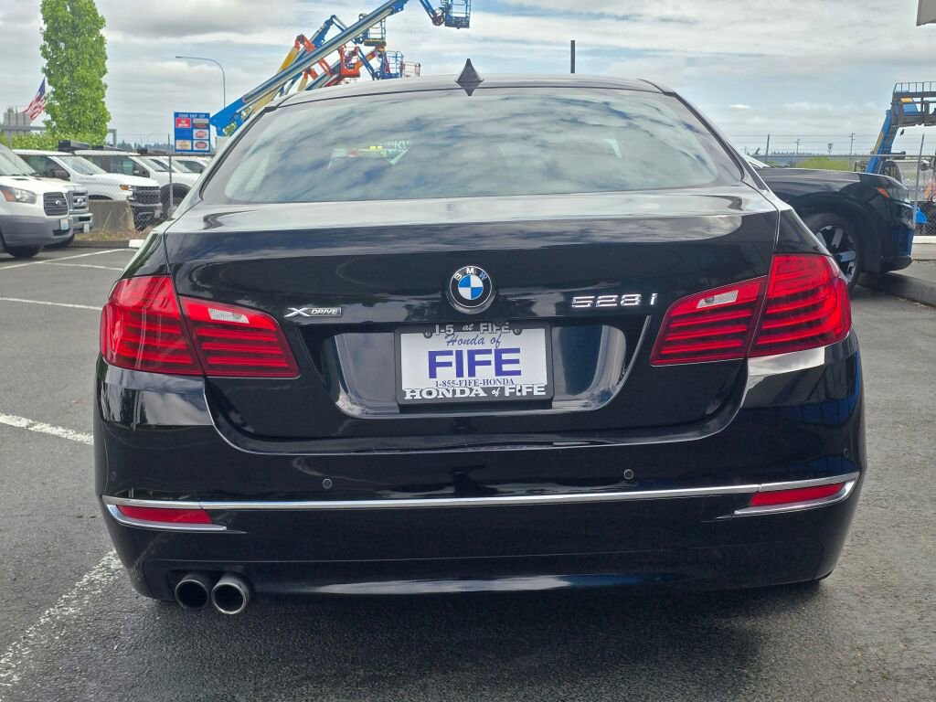 Used 2016 BMW 528i xDrive Sedan AWD/4WD image 4