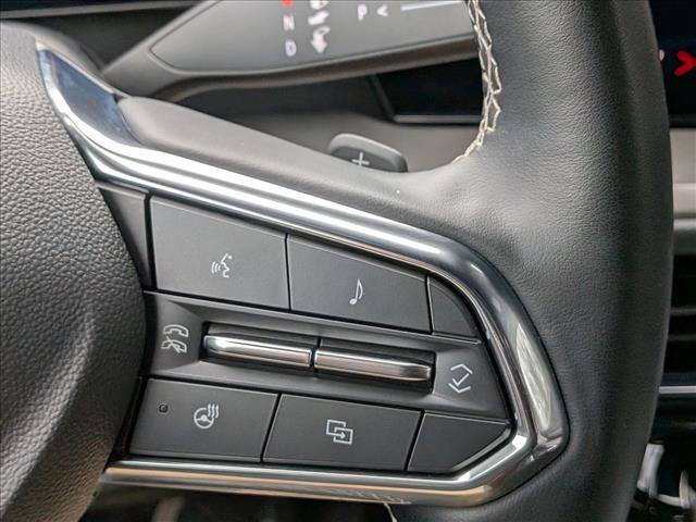 Used 2025 Chevrolet Traverse LT image 15