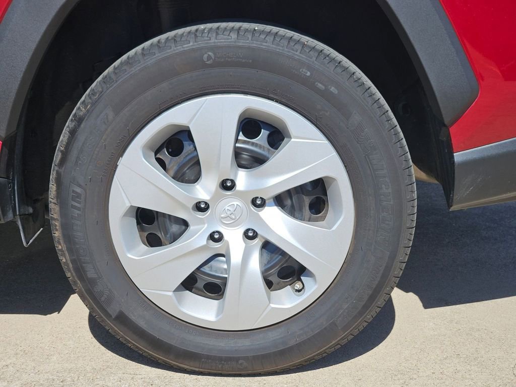 Used 2025 Toyota RAV4 LE image 25