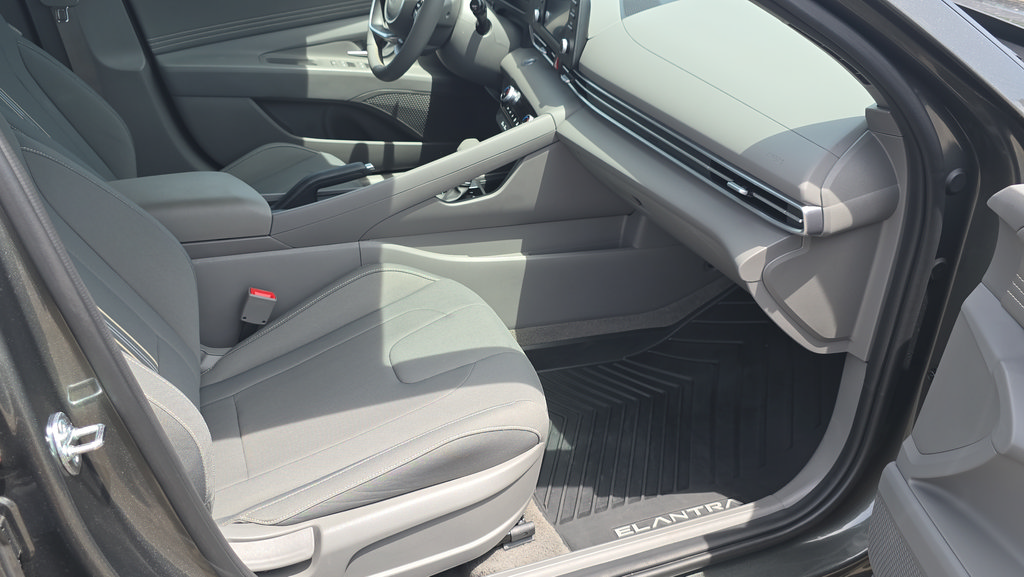 Certified 2026 Hyundai Elantra Sport FWD image 13