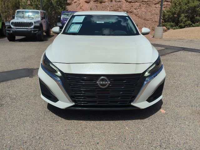 Used 2023 Nissan Altima 2.5 SV AWD/4WD image 2