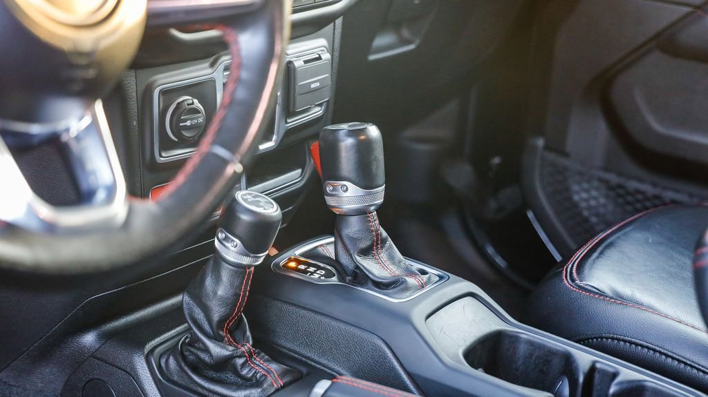 Used 2022 Jeep Wrangler Unlimited Rubicon w/ LED Lighting Group image 21