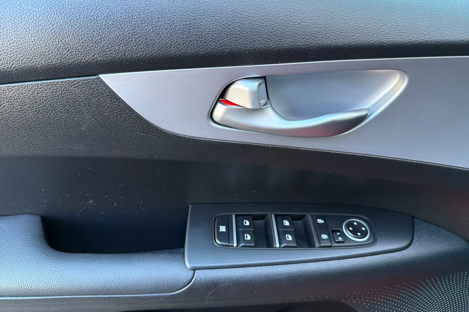 Used 2024 Kia Forte LXS image 11