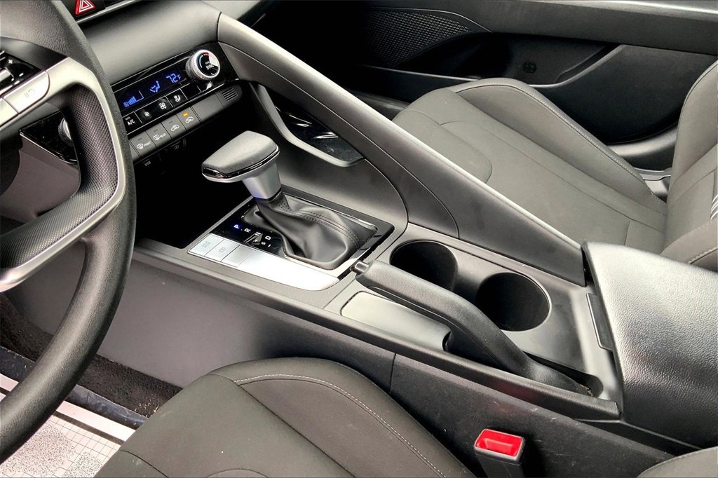Used 2023 Hyundai Elantra SEL image 18