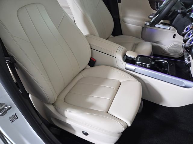 Used 2022 Mercedes-Benz GLB 250 4MATIC image 31