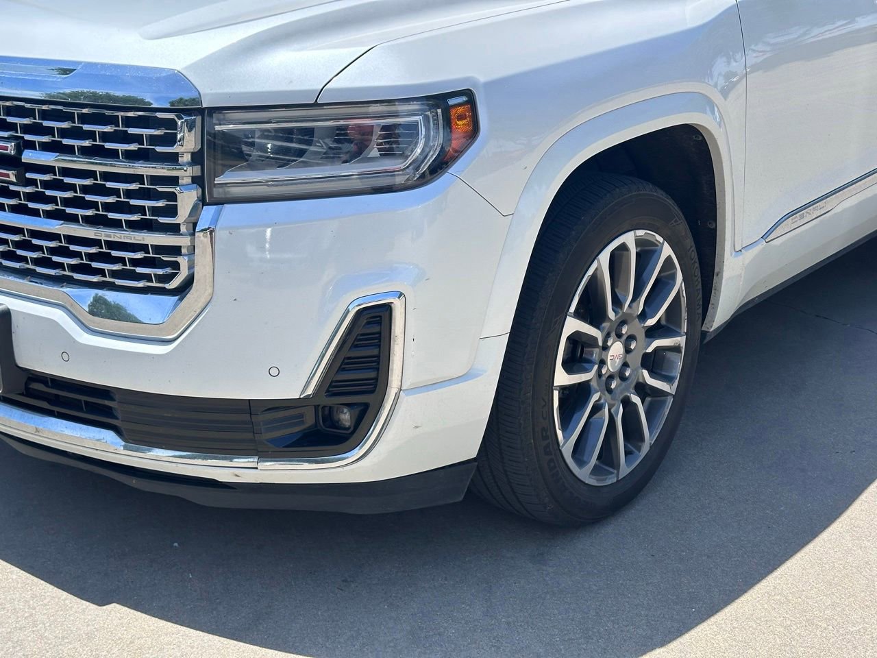 Used 2021 GMC Acadia Denali AWD/4WD image 5