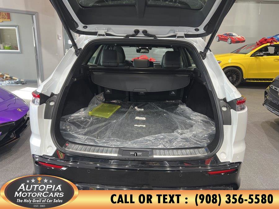 Used 2025 Toyota Crown Signia AWD/4WD image 18