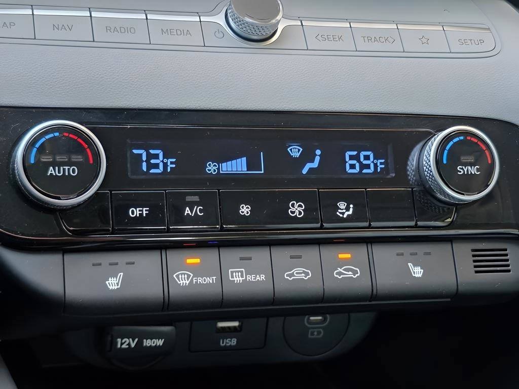 Certified 2025 Hyundai Elantra Limited image 33