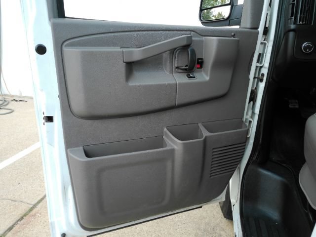 Used 2024 Chevrolet Express 3500 LT w/ LT Preferred Equipment Group RWD image 14