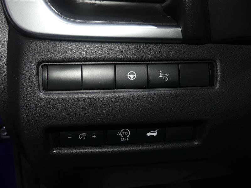 Used 2023 Nissan Rogue Platinum w/ Platinum Premium Package AWD/4WD image 29