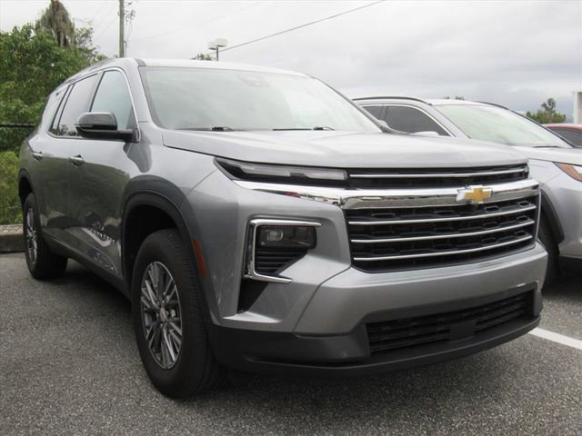 Used 2025 Chevrolet Traverse LT