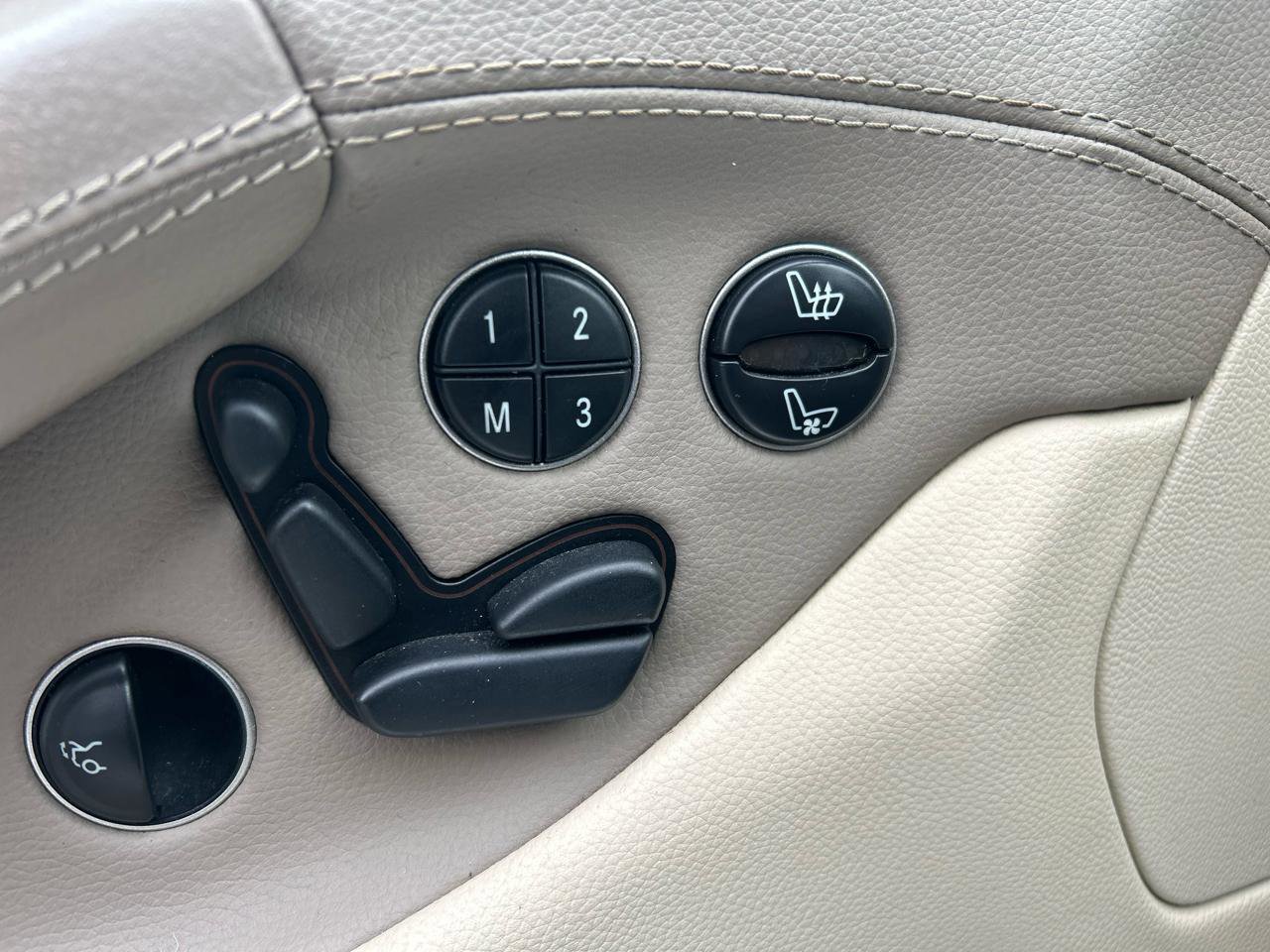 Used 2008 Mercedes-Benz SL 550 image 24