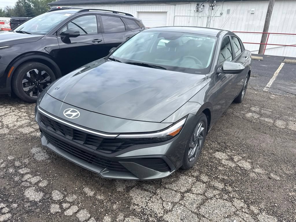 Certified 2024 Hyundai Elantra SEL FWD image 1