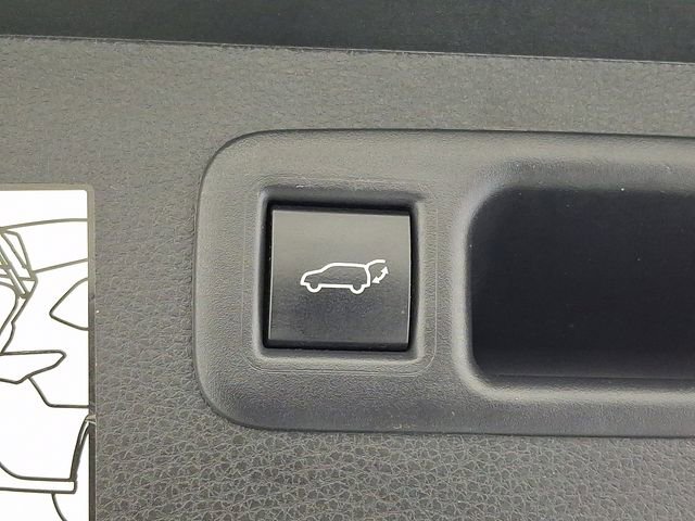 Used 2023 Toyota Highlander Limited FWD image 35