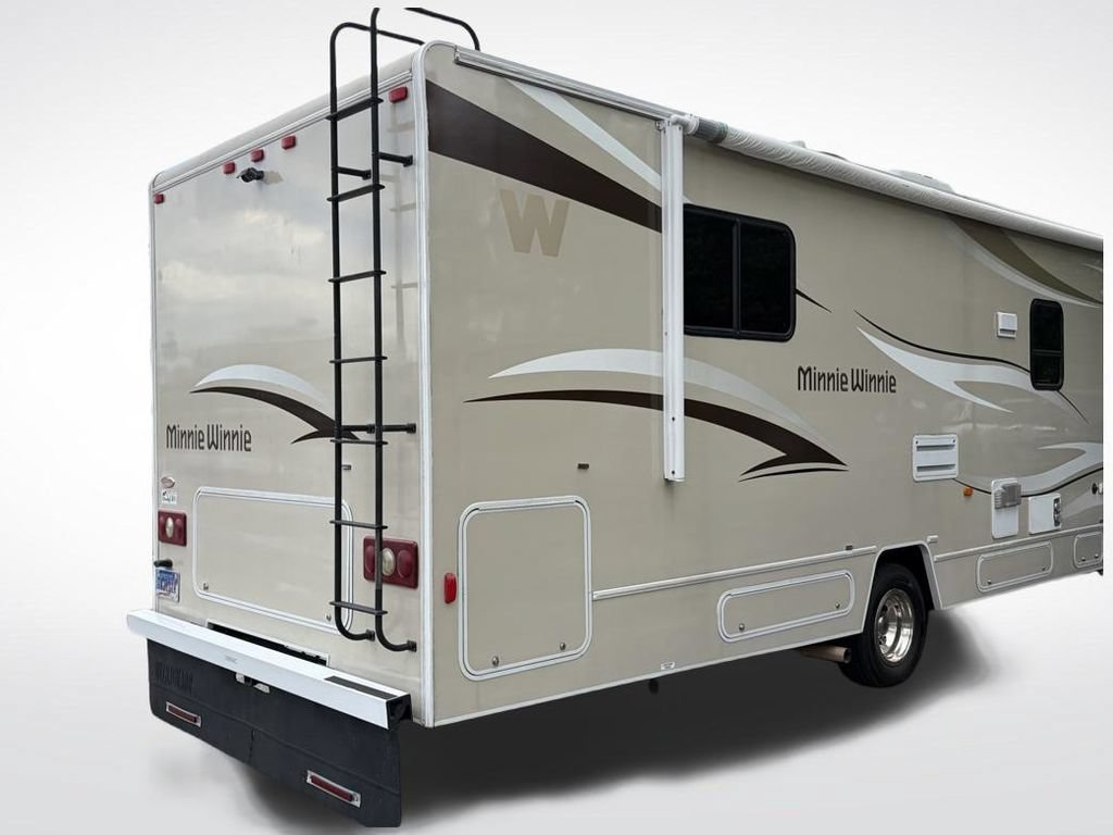 Used 2014 Ford E-450 and Econoline 450 Super Duty w/ Motorhome Prep Package RWD image 6