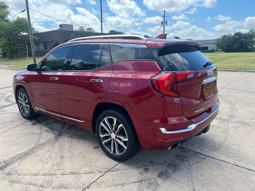 Used 2020 GMC Terrain Denali w/ Denali Premium Package FWD image 8