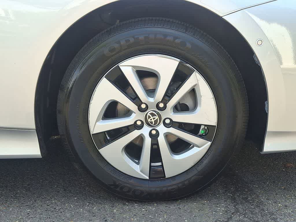 Used 2017 Toyota Prius Four FWD image 26