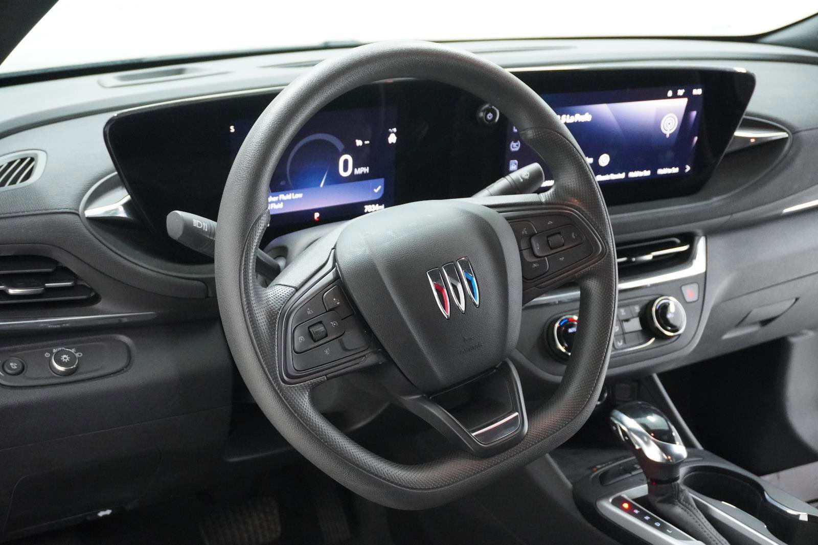 Used 2025 Buick Envista Preferred w/ Convenience II Package image 18