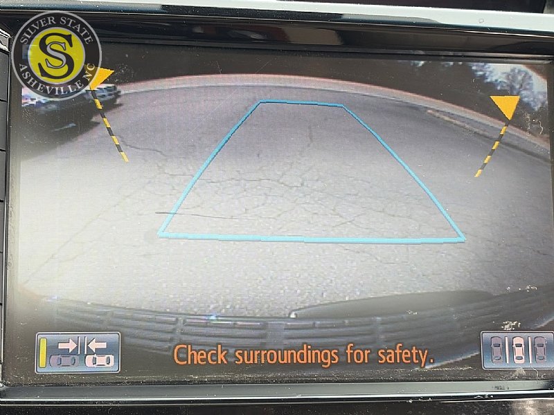 Used 2013 Toyota Land Cruiser AWD/4WD image 33