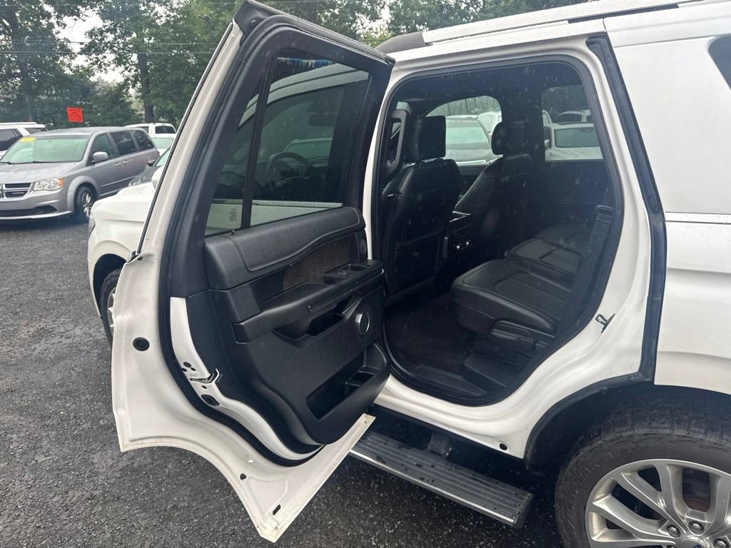Used 2019 Ford Expedition Limited w/ Equipment Group 302A AWD/4WD image 36