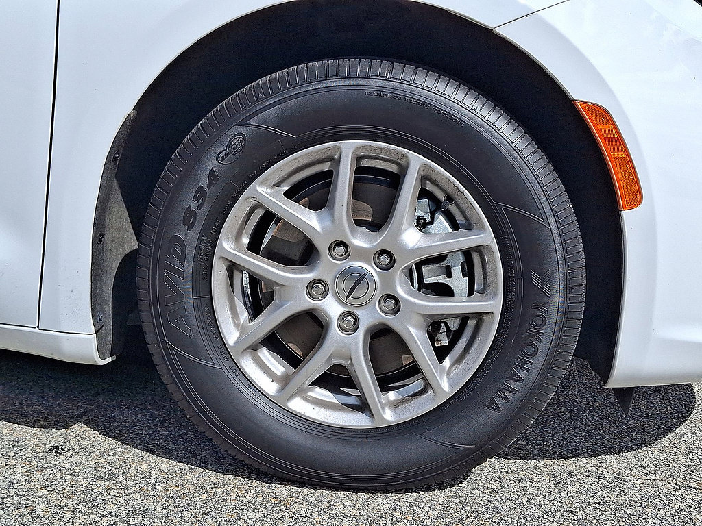 Used 2024 Chrysler Pacifica Touring-L FWD image 56