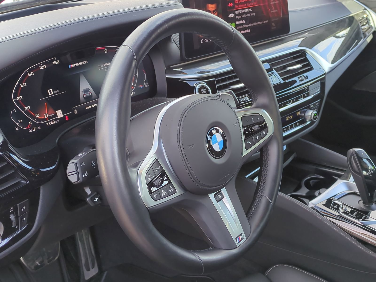 Used 2023 BMW M550i xDrive image 17