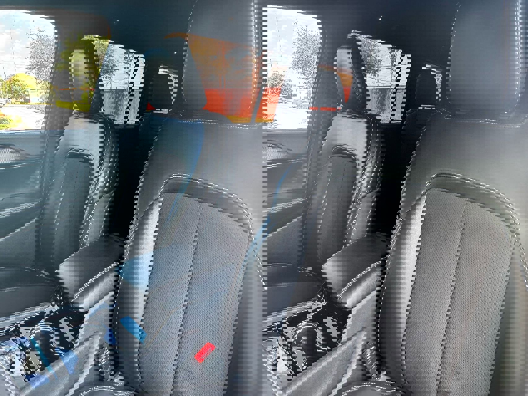 Used 2023 Jeep Grand Cherokee L Laredo image 25