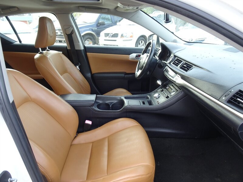 Used 2011 Lexus CT 200h Premium w/ Premium Audio Pkg FWD image 14