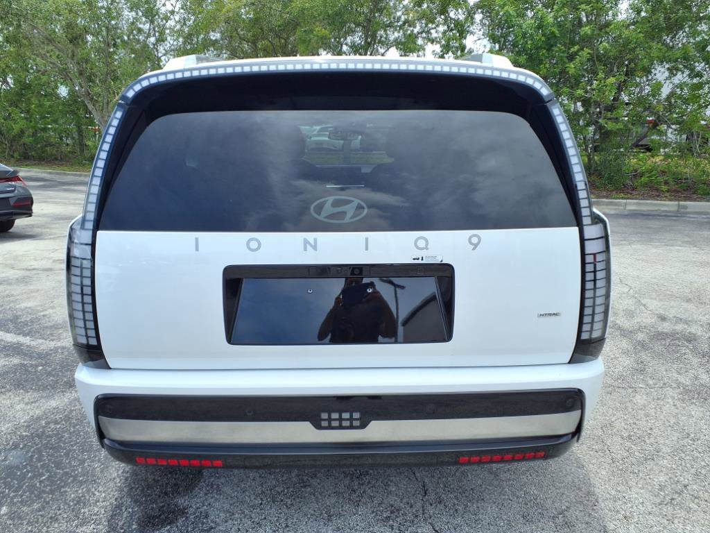New 2026 Hyundai Ioniq 9 Calligraphy image 6