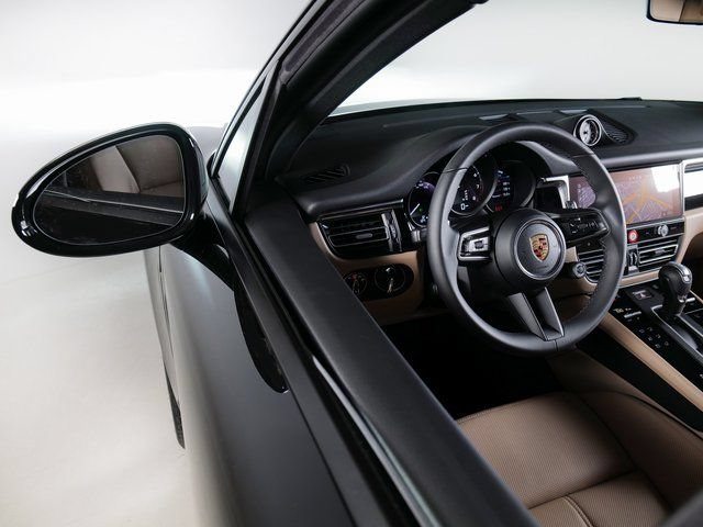 Certified 2026 Porsche Macan AWD/4WD image 26