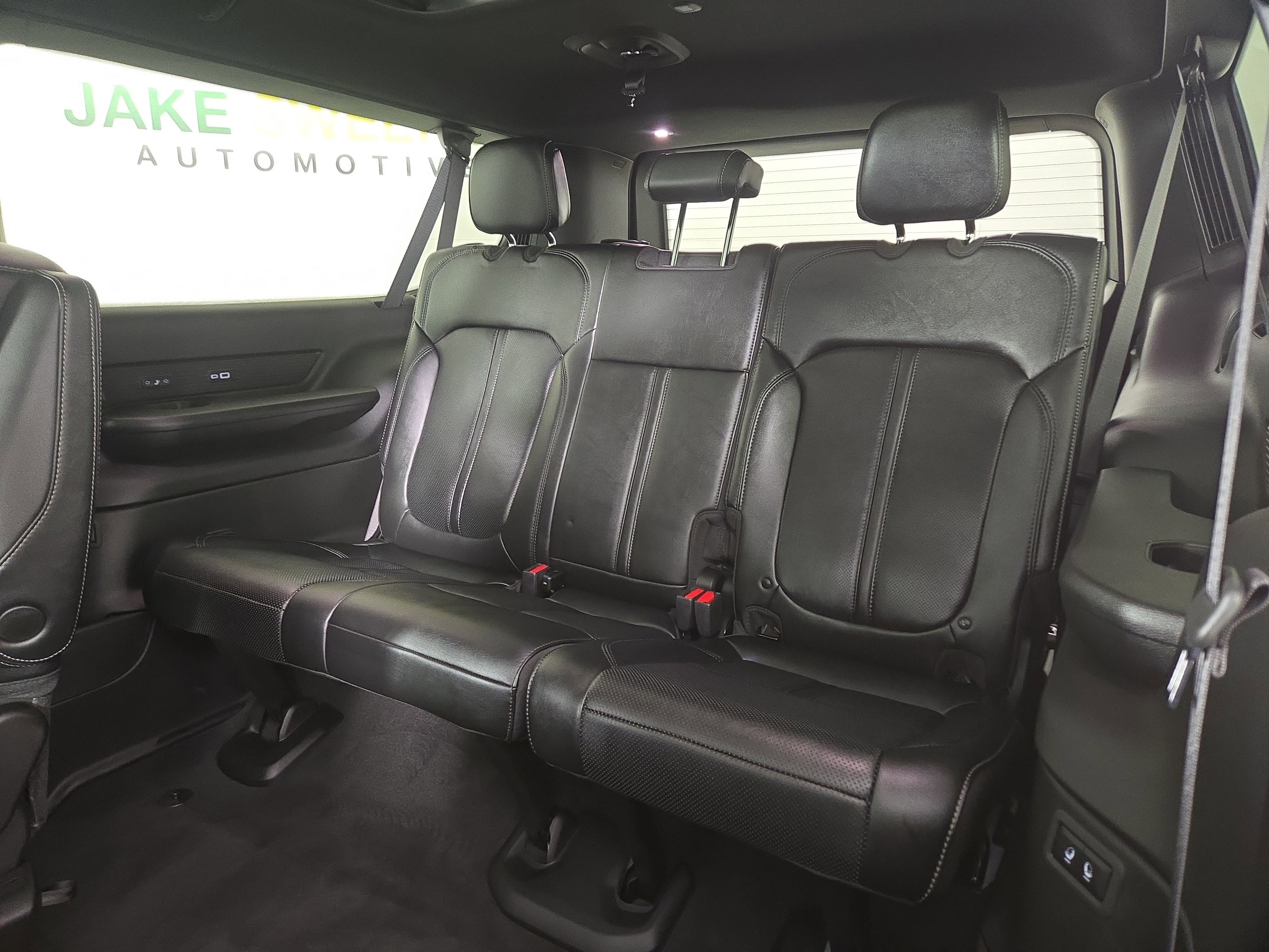 Used 2023 Jeep Wagoneer L Series II w/ Premium Group I image 14